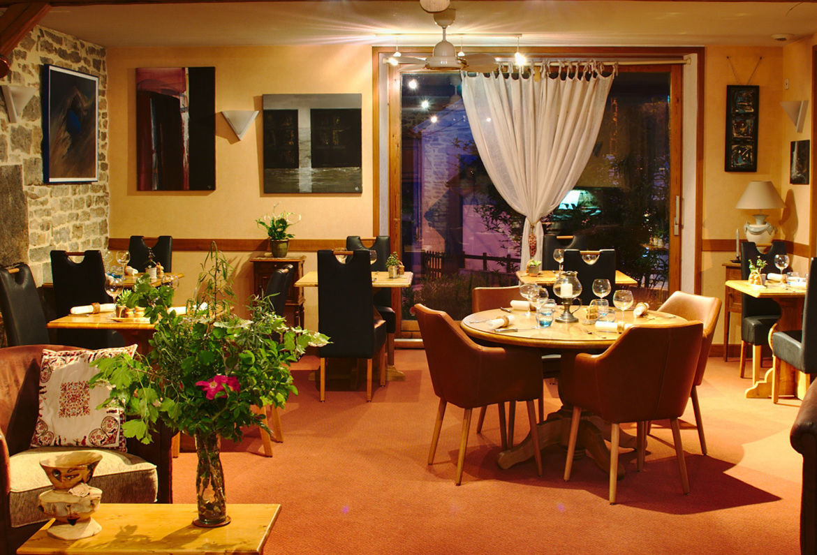 Hôtel et restaurant à Doucier près du Lac de Chalain Jura Hôtel et restaurant à Doucier près du Lac de Chalain Jura